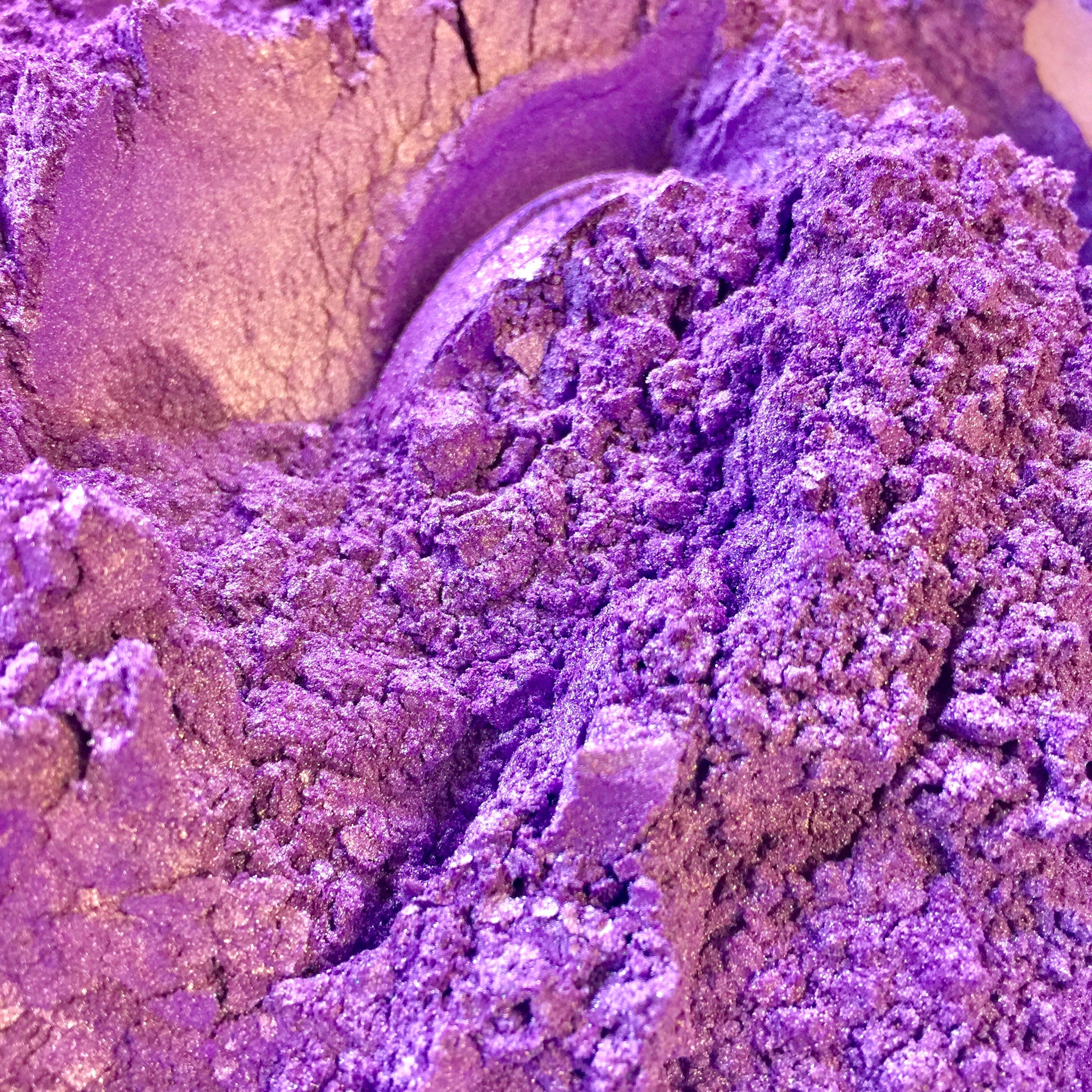 Luster Violet Mica - Ethically Sourced and Cruelty Free